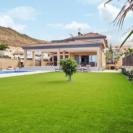 Awesome Home In Costa Adeje With Outdoor Swimming Pool, Wifi And 5 Bedrooms